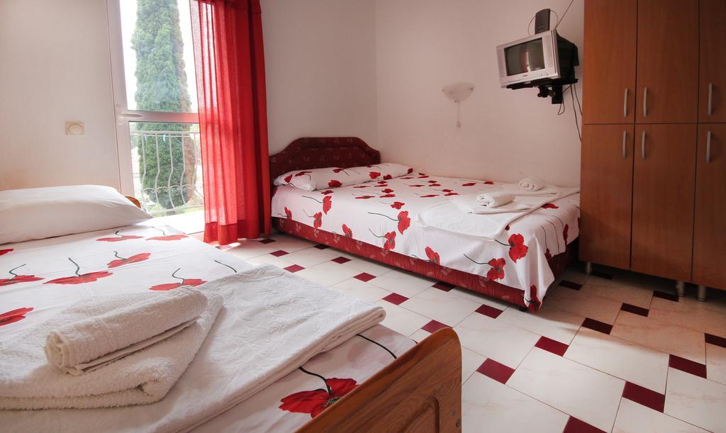 Apartments Villa Slavica Petrovac na moru Zimmer foto